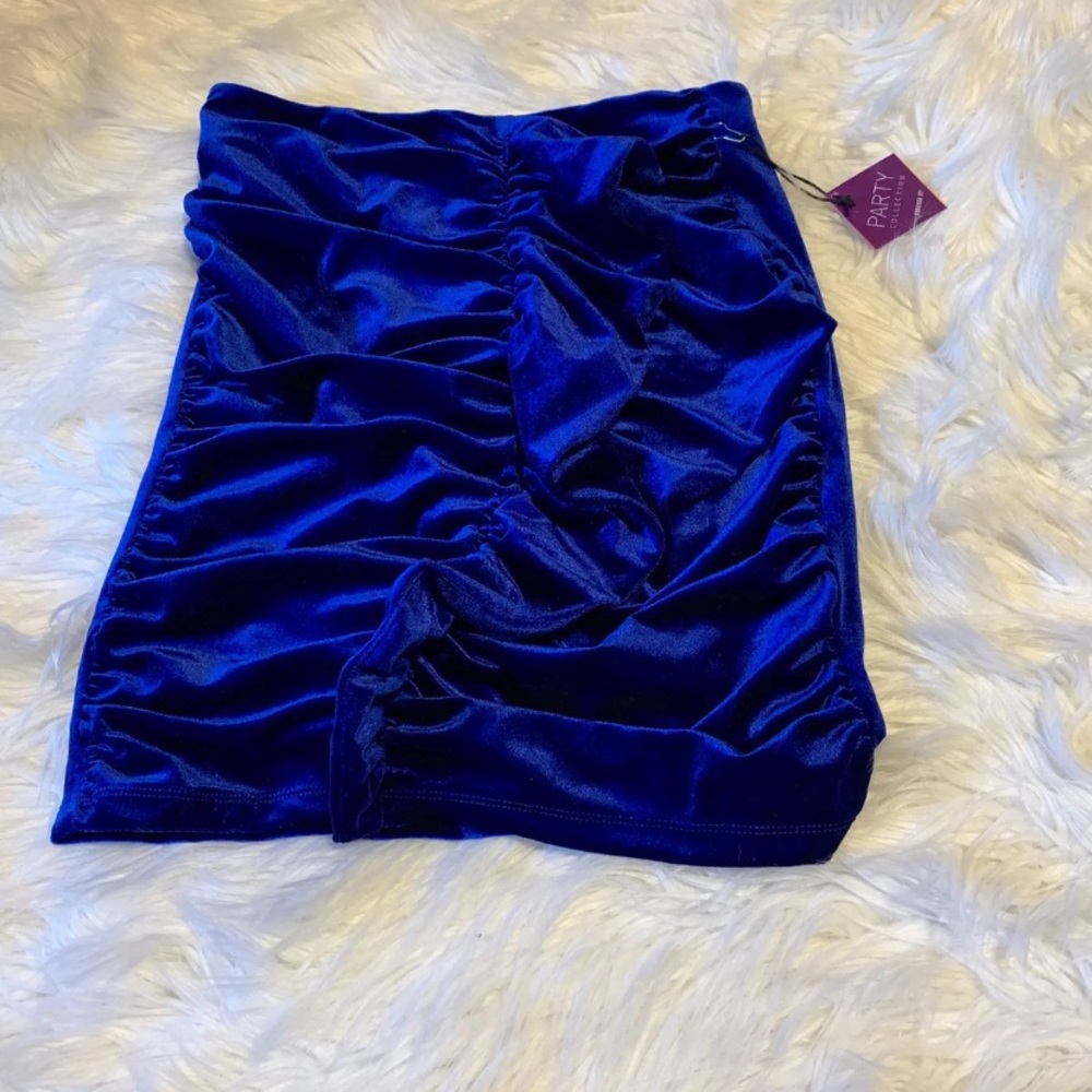 Velvet Ruffled Skirt💙 - Picture 4 of 9